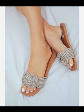 Steve Madden Women's Adore Rhinestone Knot Front Slide Sandal size 9M